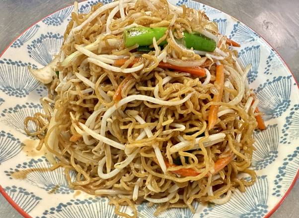 Pan Fried Noodles with Bean Sprouts 豆芽炒面